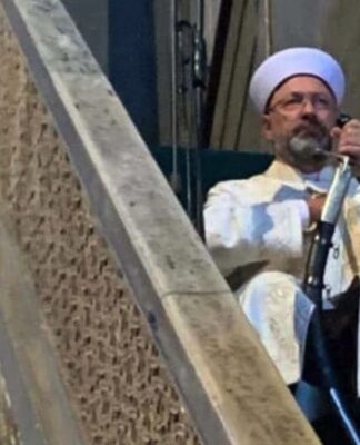 Birçok bakanlığın bütçesinden daha çok bütçesi olan Diyanet İşleri Başkanı Ali Erbaş koronavirüse yakalandı