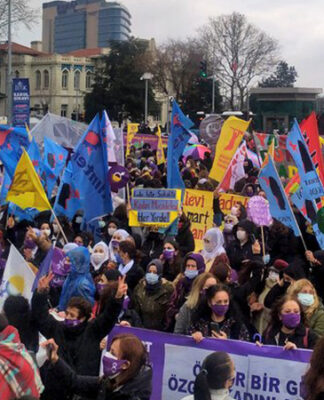 Kadınlar bugün Kadıköy’de buluştu!