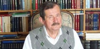 Yazar Erol Toy yaşamını yitirdi