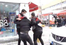 Tutuklu arkadaşları için Kadıköy’de toplanan Boğaziçi öğrencilerine polis saldırdı