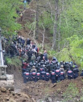 İkizdere’ye giden gazetecilere jandarma engeli