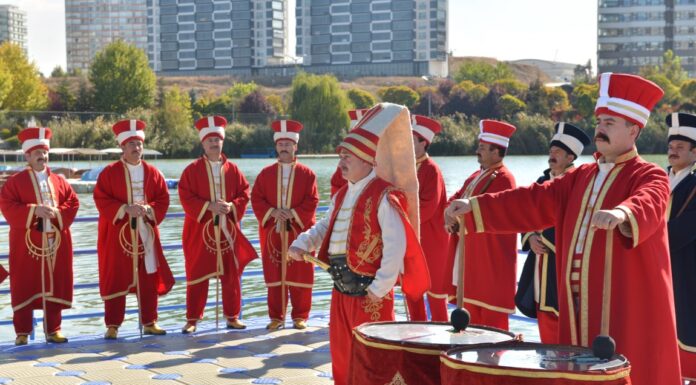 MHP’li Belediyenin yurt dışına gönderdiği 30 kişilik mehter takımının 20’si geri dönmemiş!