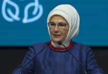 Bin odalı Saray’dan konuşan Emine Erdoğan sadaka övdü