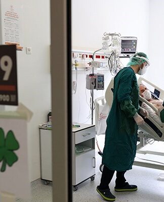 Vaka sayıları artmaya devam ediyor, son 24 saatlik veriler açıklandı, hasta sayısı 11 bini aştı