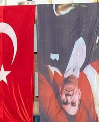 Atatürk posterini ters asan AKP’li Belediye “CHP zihniyetini” suçladı