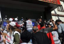 Direnişteki işçiler, Tekirdağ’da polisler tarafından darp edilerek gözaltına alındı!