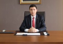 Kaymakam kendisine el uzatan öğretmeni “haddini bil” diyerek sınıftan kovdu