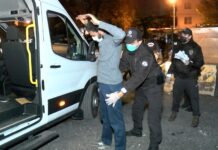 Geri dönüşüm emekçilerine baskılar sürüyor: Yüzlerce polisle gece baskını yapıldı, barındıkları yerler talan edildi!