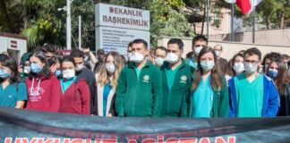 Asistan hekimler alanlara çıktı: “Dr. Rümeysa Berin Şen İsyanımızda Yaşıyor!”