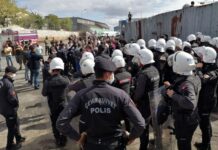 Atık kağıt işçilerine polis saldırısı: “Biz burada ekmeğe muhtaç olduğumuz için çalışıyoruz”