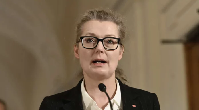 İsveç’teki yeni kurulan hükümette bir ilk daha: İlk trans bakan