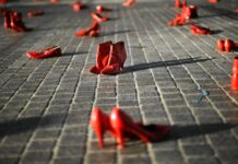 İsveç’te de kadınlar sokaklardaydı!