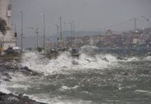 Fırtına ve kuvvetli rüzgar İstanbul’u etkisi altına aldı