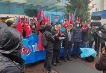 Metal işçileri Bursa Kent Meydanı’nda eylem yaptı