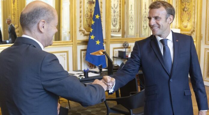 Almanya’nın yeni Başbakanı Olaf Scholz, ilk resmi yurtdışı ziyaretini Fransa’ya gerçekleştirdi