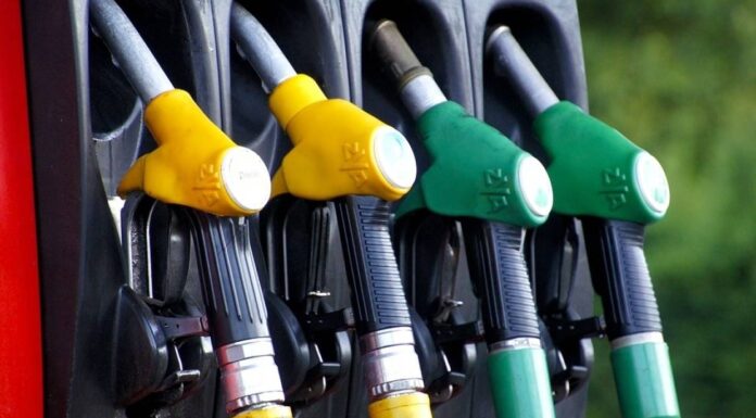 Zamlar ard arda geliyor: Benzin ve motorine zam!
