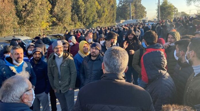 Birleşik Metal İş ile MESS arasında imzalanan sözleşmeyi kabul etmeyen Çimsataş işçilerinin direnişi devam ediyor, sendika ise suskun!