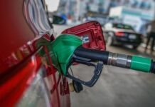 Motorine yapılan 80 kuruşluk zammın ardından bu gece de benzin zamlanıyor