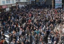 Zamlara karşı Kızıltepe halkı sokağa çıktı: Polis biber gazı ile saldırdı