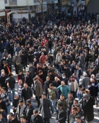Zamlara karşı Kızıltepe halkı sokağa çıktı: Polis biber gazı ile saldırdı