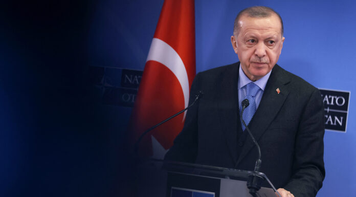 The Economist: “Türkiye Rus sermayesine sıcak bakarken Ukrayna’ya silah satıyor”