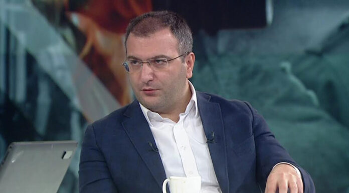 Cem Küçük: “Ekonomik kriz varsa millet nasıl sinemaya gidiyor?”