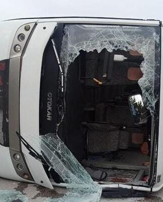 Kocaeli’nde işçi servisi kaza geçirdi: 2’si ağır 24 işçi yaralandı