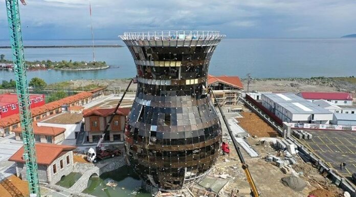 Rize’de çay bardağı şeklindeki çarşının maliyeti 47 milyon TL’ye ulaştı