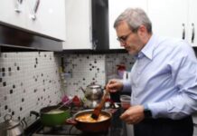 Öğrenci evinde pişen menemende sucuk gören AKP’li Ünal: “Az önce bunlar şikayet etmiyor muydu ya?”