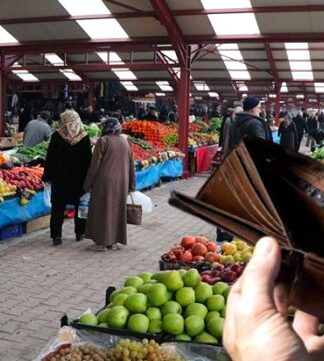 Halk ekonomiyle ilgili soruda enflasyon, yoksulluk ve gelir dağılımı eşitsizliğine dikkat çekti