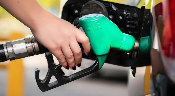 Araç sahiplerine müjde: Son 1 yılda 7 liradan 30 liraya yükselen motorinin litre fiyatına 3 lira 34 kuruş indirim yapıldı!