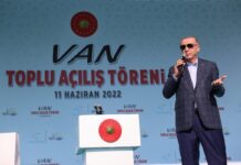 Erdoğan bol keseden sallamaya devam ediyor, 1982 yılında kurulan üniversite hakkında konuştu: “Van’a üniversiteyi kim getirdi? Biz getirdik!”