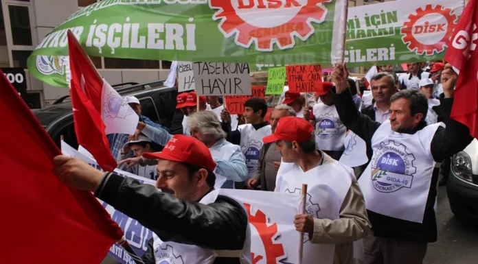 Göçmeni ve yerlisiyle işçilerin sermayeye karşı birlikte mücadelesi