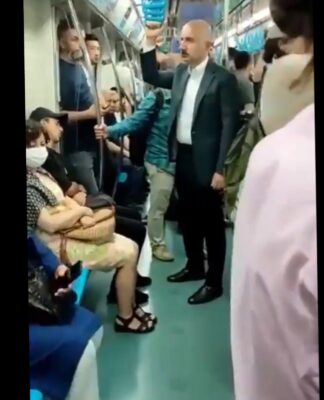 Ulaştırma Bakanı Karaismailoğlu’nu Marmaray’da kimse tanımadı
