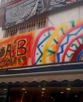 Ankara’da polis tarafından yaşadıkları baskıyla gündeme gelen SAAB kafesinin sahibi sınırdışı edildi