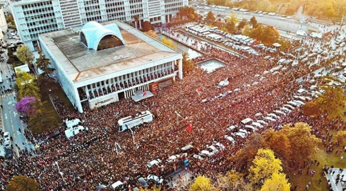 İstanbul Valisi, 15 Temmuz görüntüleri diye İmamoğlu’nun mazbata aldığı günün görüntülerini paylaştı, o görüntüler sonra videodan çıkarıldı