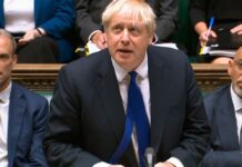 Boris Johnson istifa etti