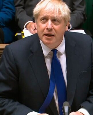 Boris Johnson istifa etti