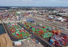 İngiltere’nin en büyük konteyner limanı Felixstowe’da liman işçileri greve başlıyor