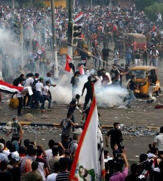 Irak’ta tırmanan siyasi gerilimin ardından Bağdat’ta sokağa çıkma yasağı ilan edildi