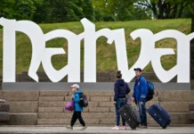 Rus turistlerin ülkelerine girmesini yasaklayan Estonya, AB’den de Rus turistleri yasaklamasını istiyor