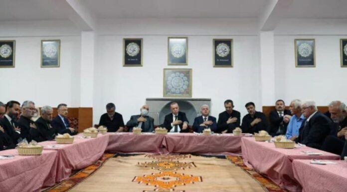 Erdoğan’ın cemevi ziyaretinde Atatürk, Hz. Ali ve Hacı Bektaş-ı Veli resimleri kenara kaydırıldı