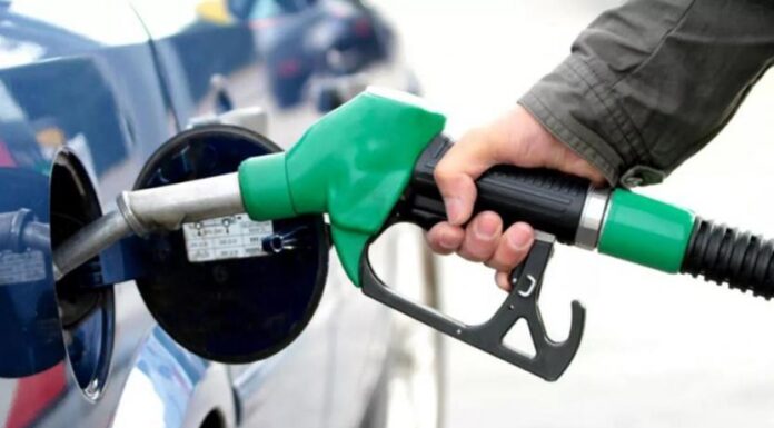 Benzine 1 lira 10 kuruş zam geliyor