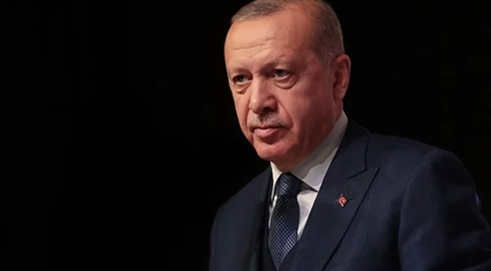 Erdoğan, Mersin’deki saldırıyla ilgili CHP ve HDP’yi hedef aldı: “Bu teröristlerin hangisinin izini takip ederseniz edin ucu ya HDP ya CHP’nin gazeteci, siyasetçi diye sahip çıktığı kesimlere çıkar”