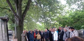 Devrimci sanatçı Yılmaz Güney ölümünün 38. yılında mezarı başında anıldı