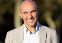 AKP, Tunç Soyer’i hedef almaya devam ediyor: “Yunan’a ‘haddini bil’ demesini beklediğiniz belediye başkanı kalktı, ecdadımıza dil uzattı”