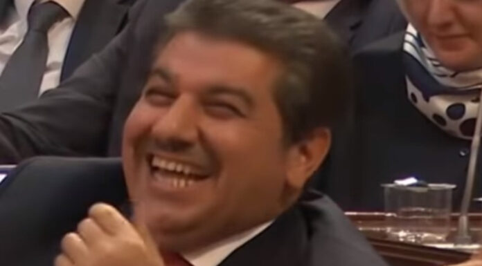 “AK Parti hiçbir zaman bu millete yalan söylememiştir” diyen Tevfik Göksu’nun mumu yatsıya kadar bile yanmadı: Florya’daki villalarda oturmadım, demişti, İBB belgeleri yayınlayarak yanıt verdi