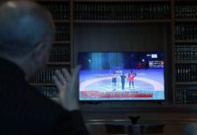Erdoğan izlediği kanallarda beğenmediği altyazılara müdahale ediyor