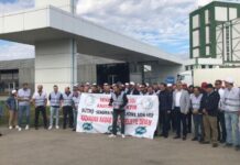 Sendikaya üye oldukları gerekçesiyle işten atılan Sütaş işçileri eylem yaptı