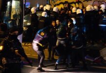 Kadınlar yasaklara rağmen yine alanlarda idi!